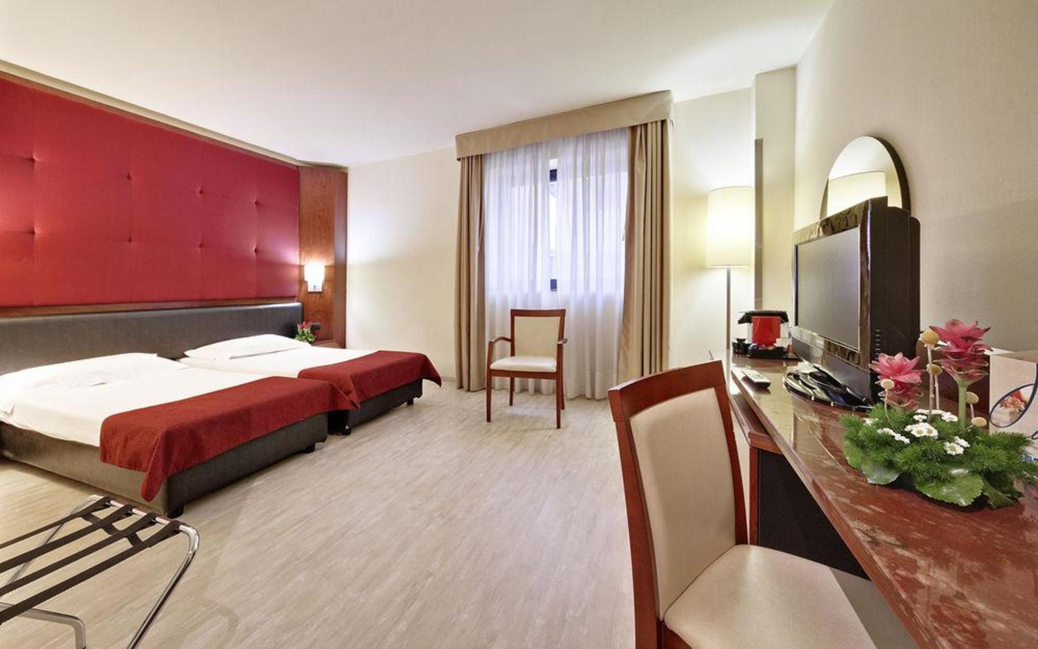 Mediterraneo Palace Hotel Ragusa Esterno foto