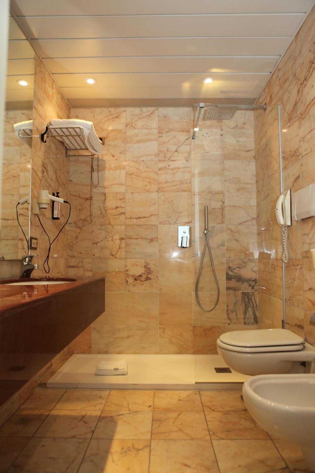 Mediterraneo Palace Hotel Ragusa Esterno foto
