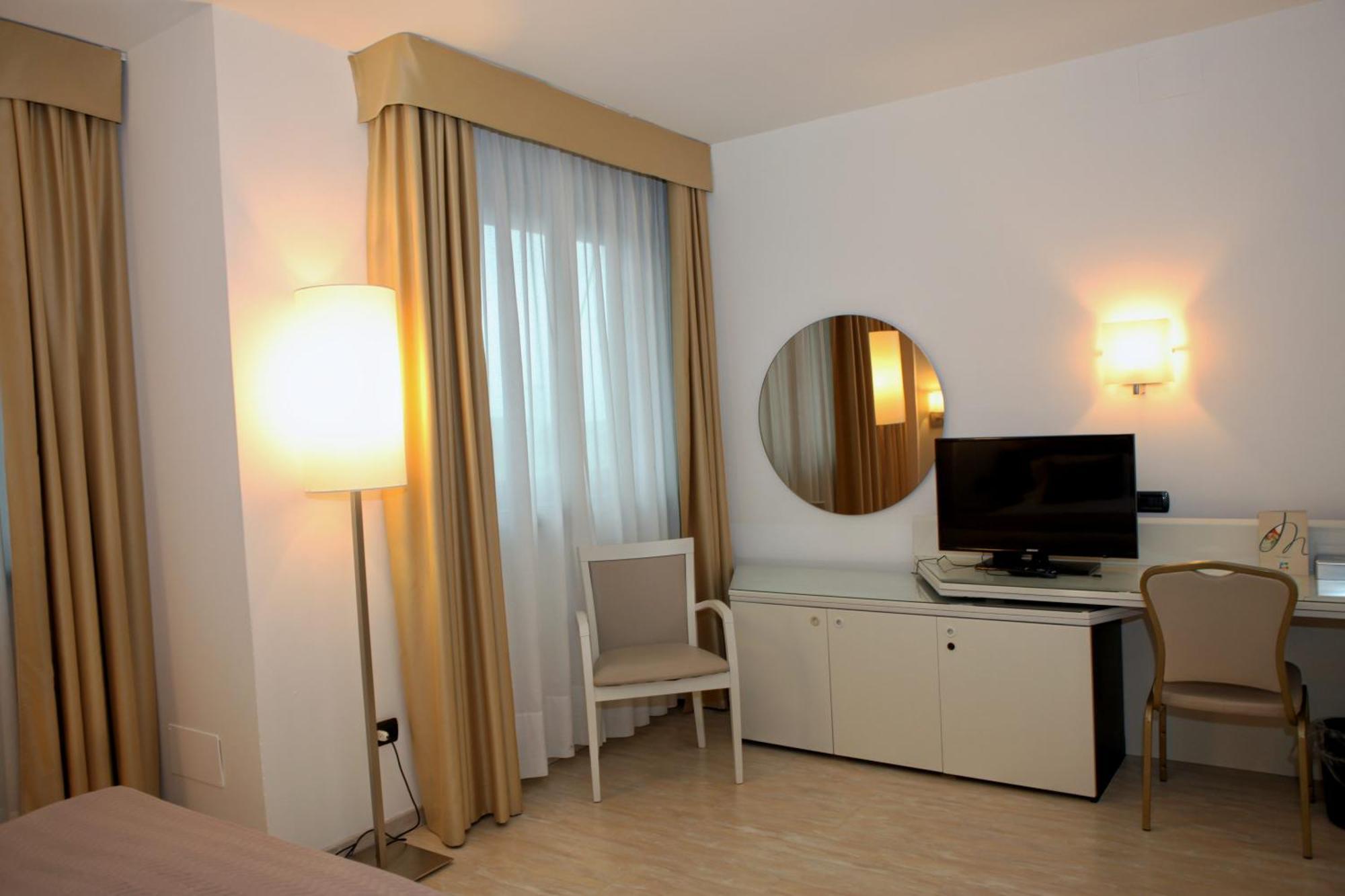 Mediterraneo Palace Hotel Ragusa Esterno foto