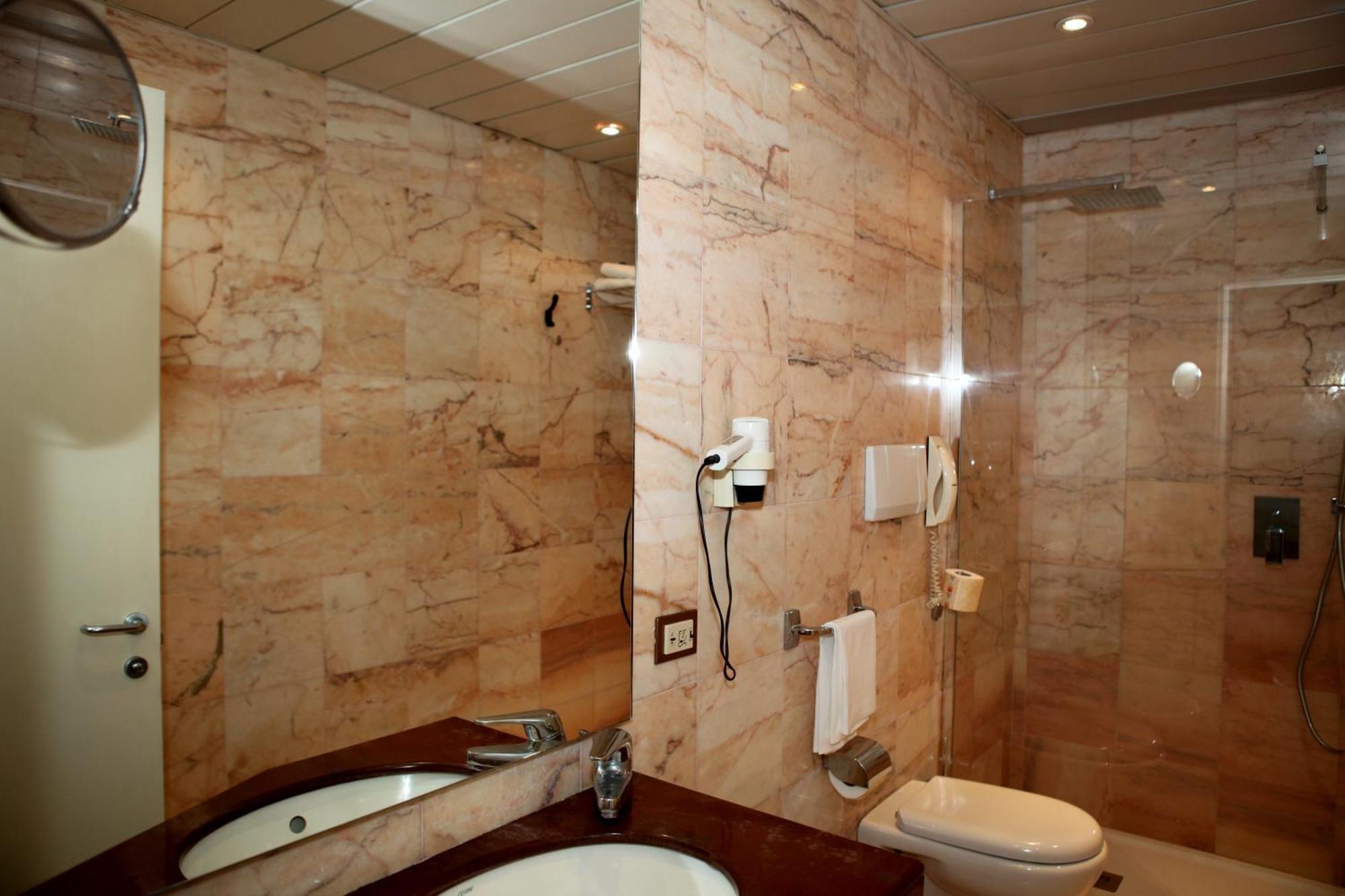 Mediterraneo Palace Hotel Ragusa Esterno foto