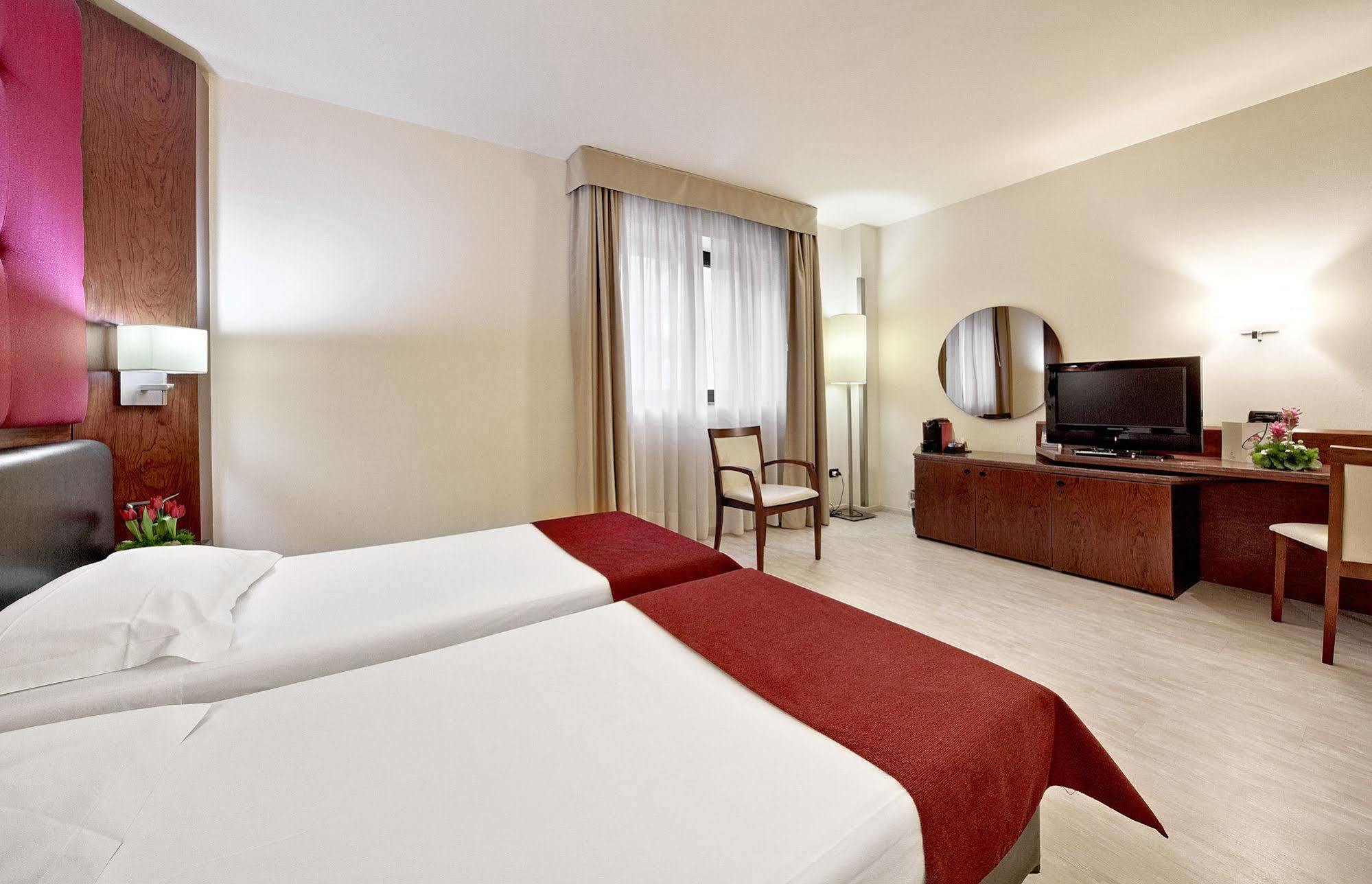Mediterraneo Palace Hotel Ragusa Esterno foto
