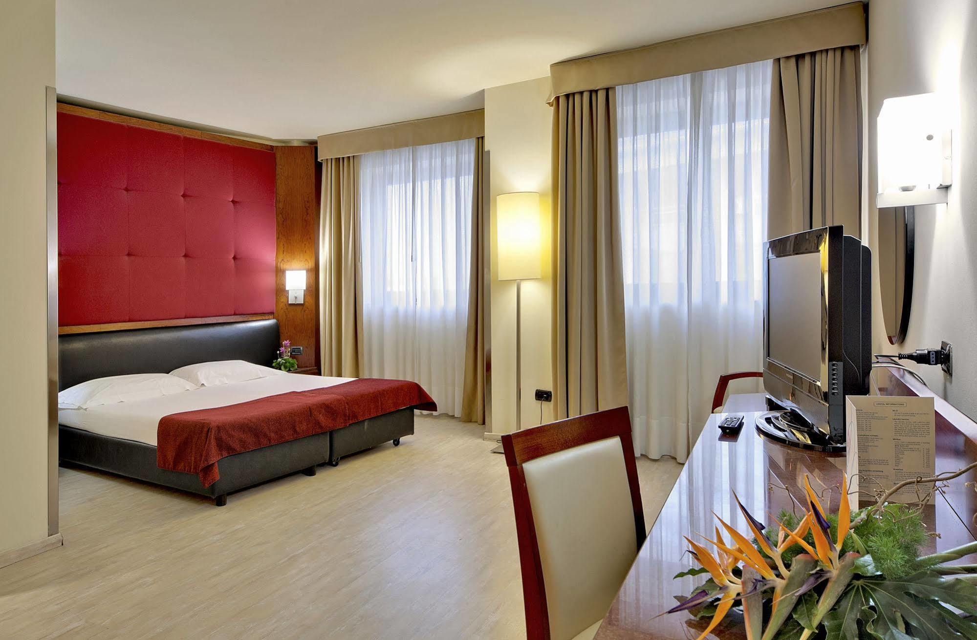 Mediterraneo Palace Hotel Ragusa Esterno foto