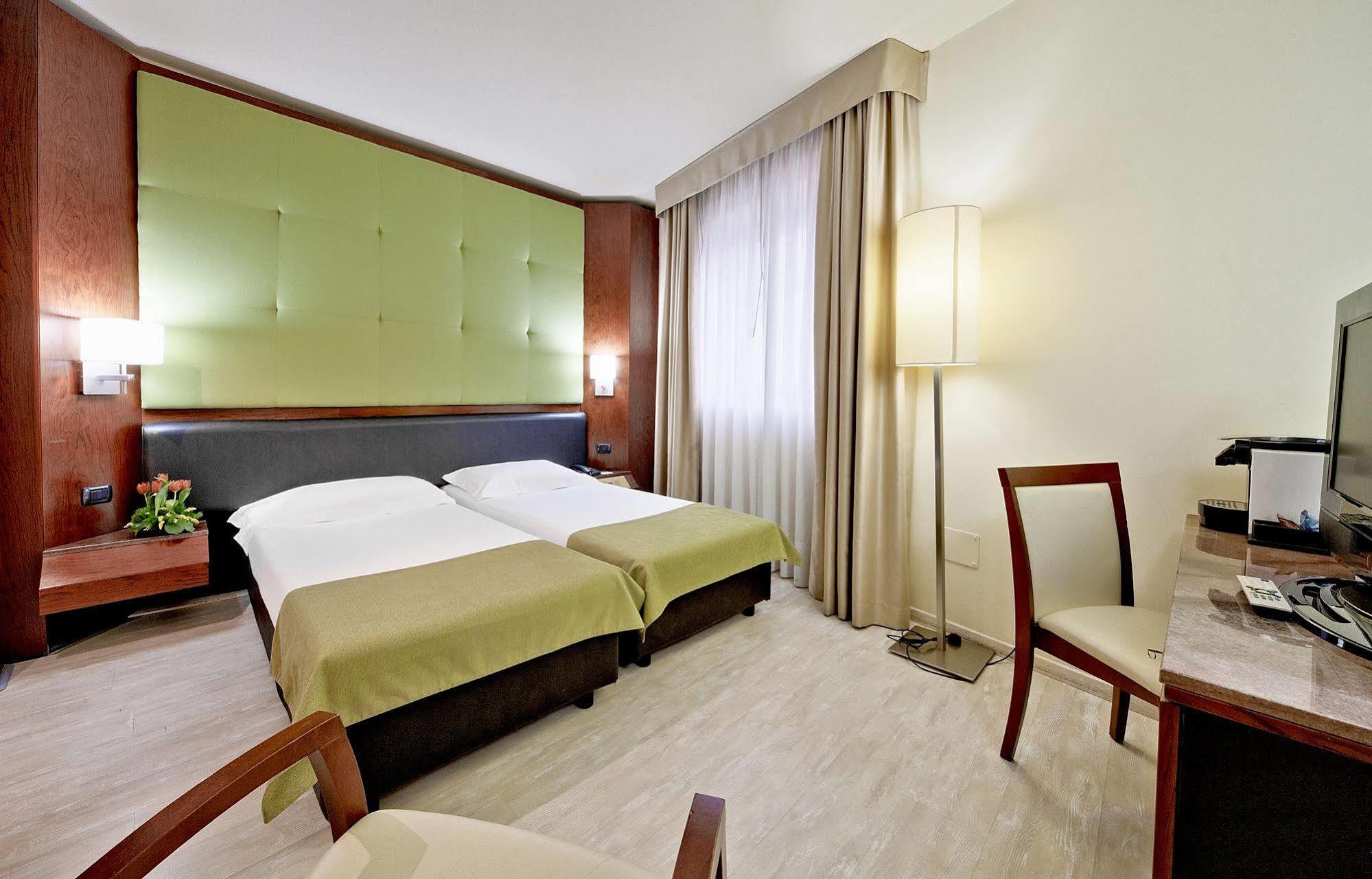 Mediterraneo Palace Hotel Ragusa Esterno foto